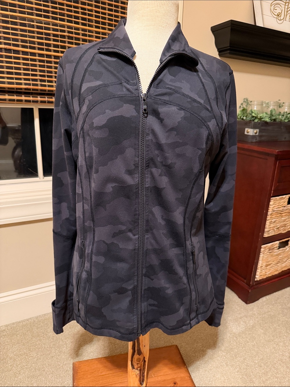 Lululemon Define Jacket - size 14